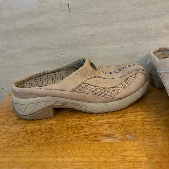 Ariat Leather Suede Slip-On Loafer Mules Cream Women's Size 6.5 Outdoor Western - Picture 10 of 10